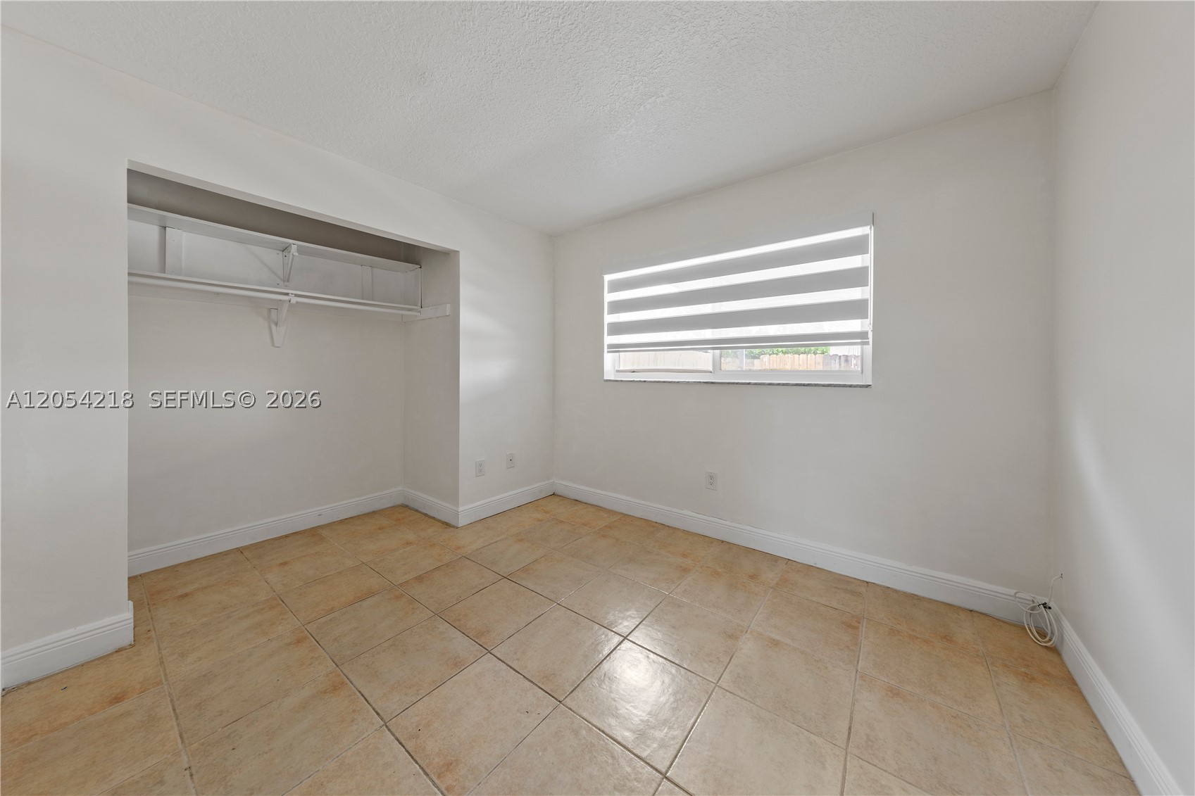 SNAPPER CREEK TOWNHOUSES - Residential Lease