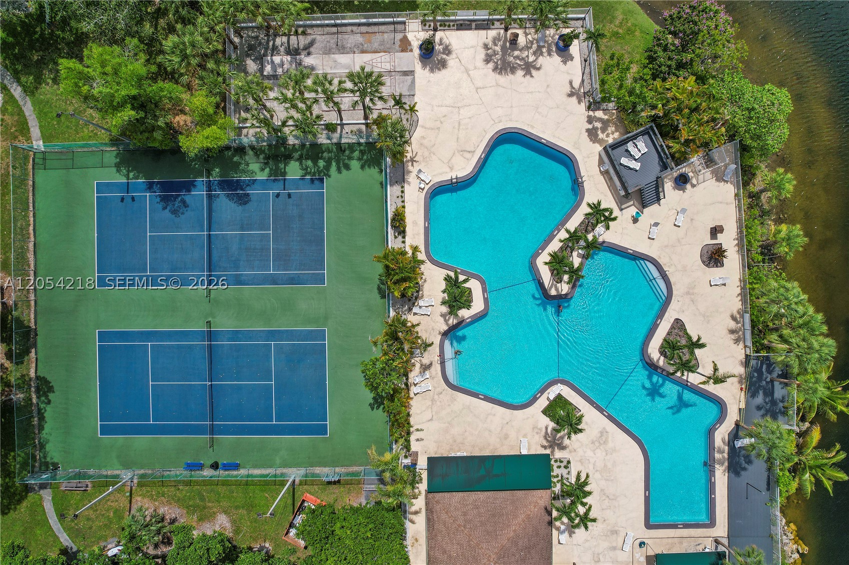 SNAPPER CREEK TOWNHOUSES - Residential Lease