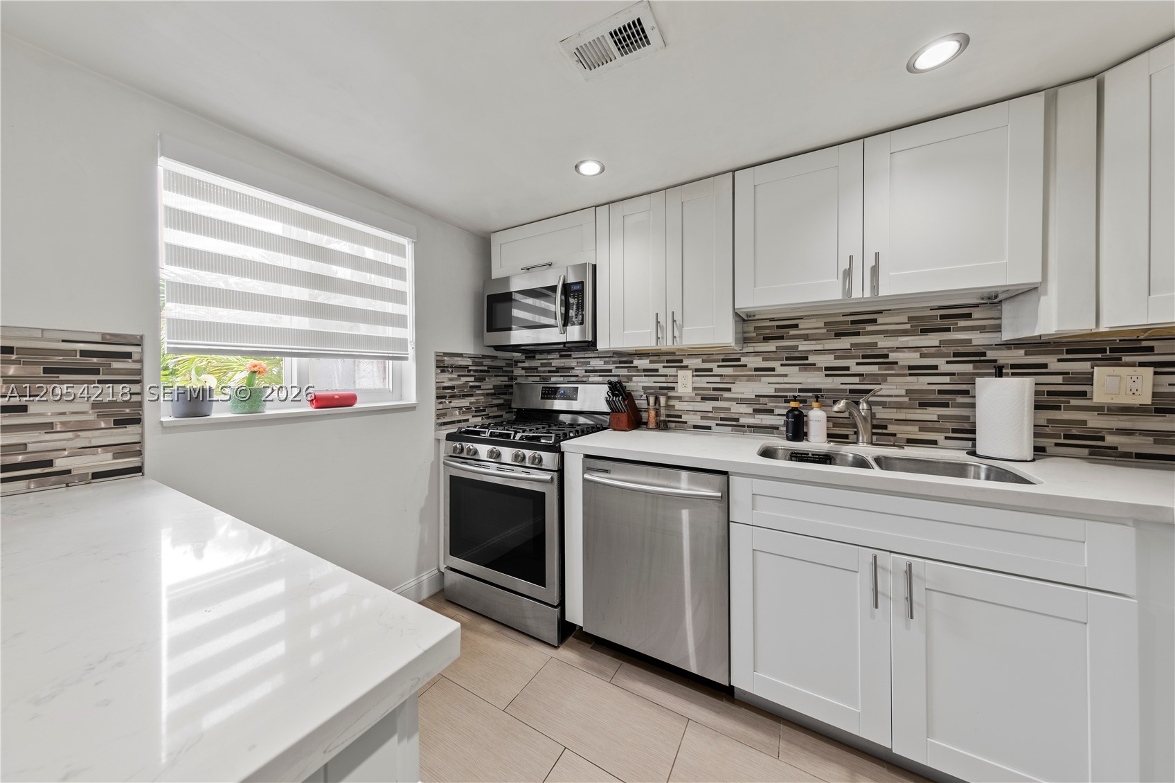 SNAPPER CREEK TOWNHOUSES - Residential Lease