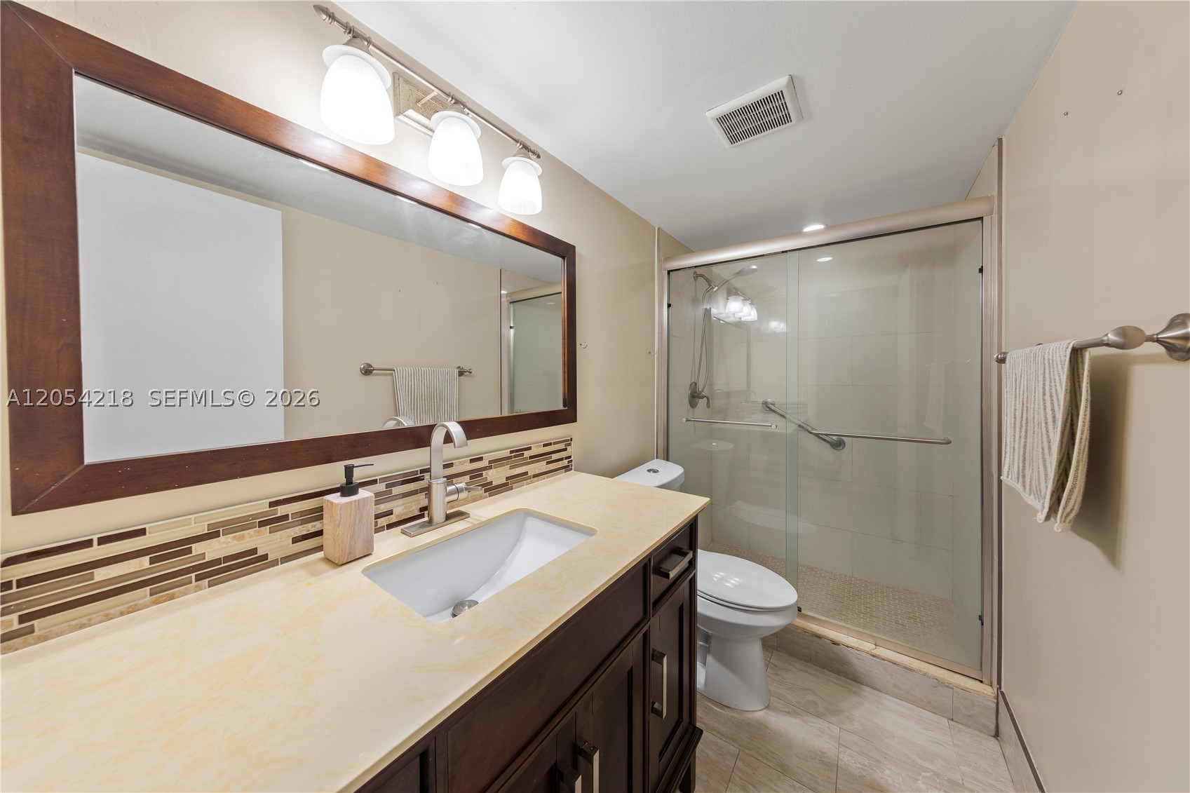 SNAPPER CREEK TOWNHOUSES - Residential Lease