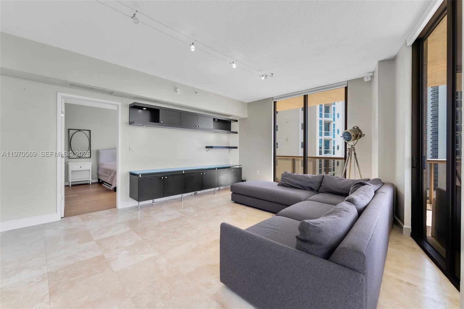 SAYAN CONDO - Residential