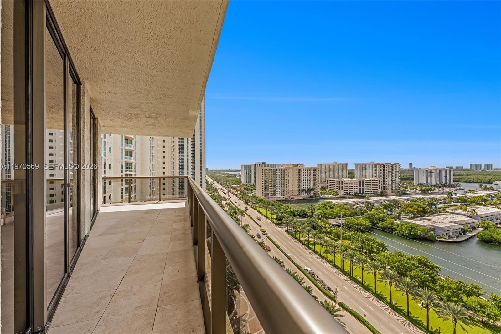 SAYAN CONDO - Residential