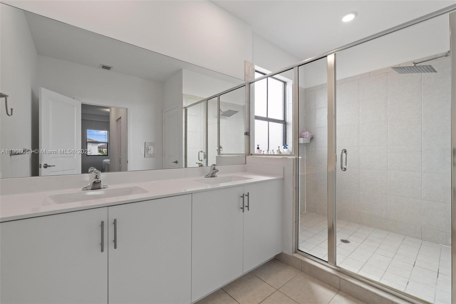 ESTATES AT SILVER PALM - Residential