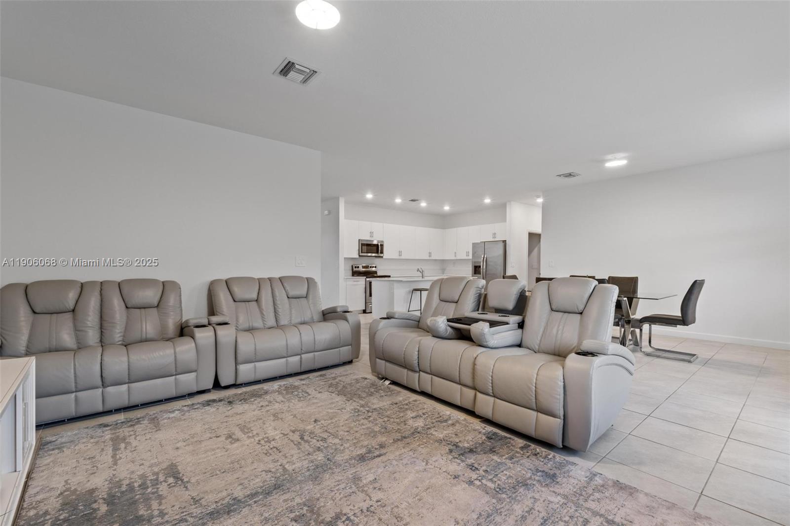 ESTATES AT SILVER PALM - Residential
