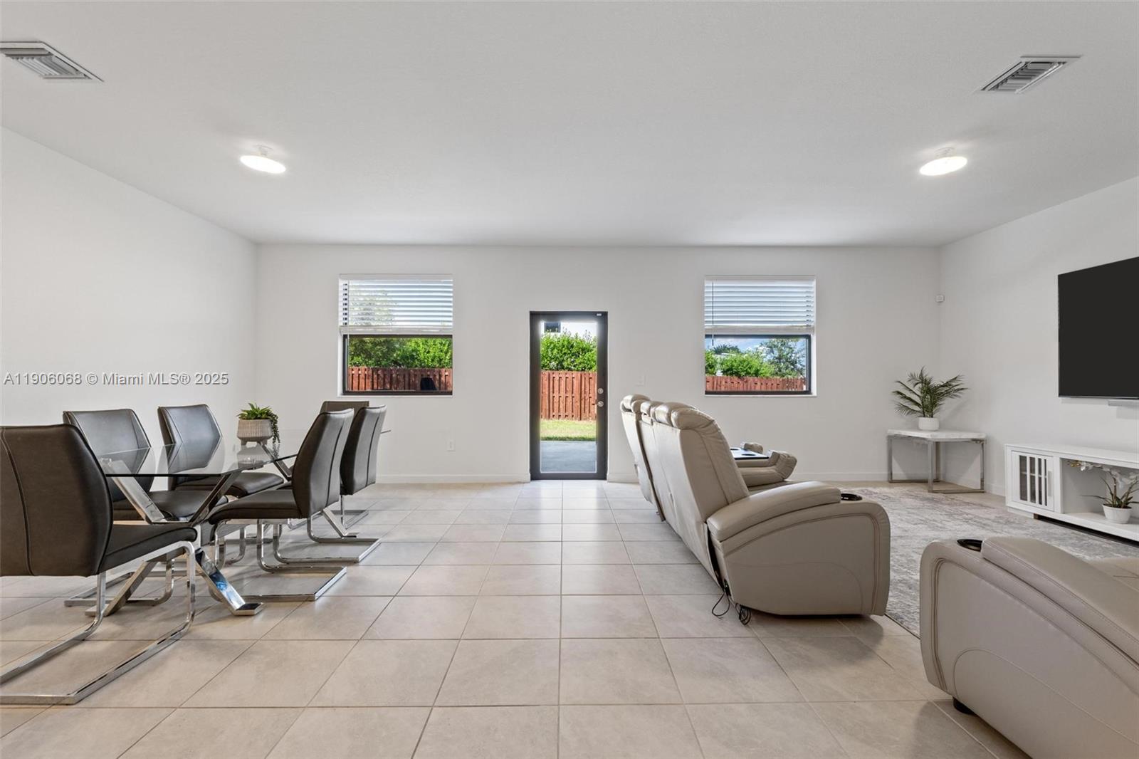 ESTATES AT SILVER PALM - Residential