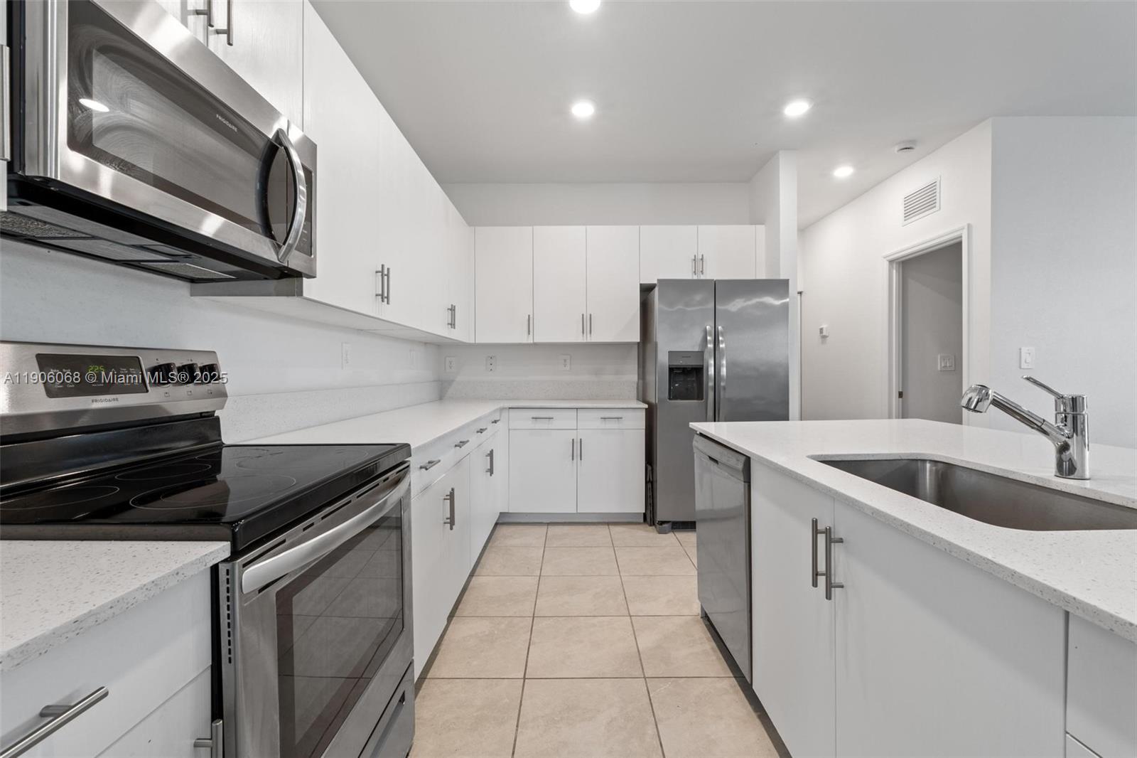 ESTATES AT SILVER PALM - Residential