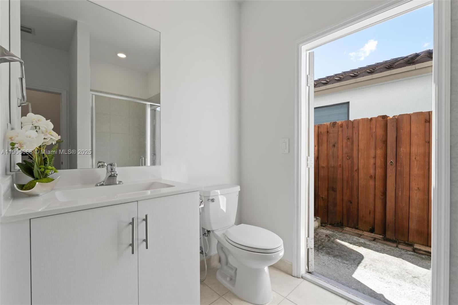 ESTATES AT SILVER PALM - Residential