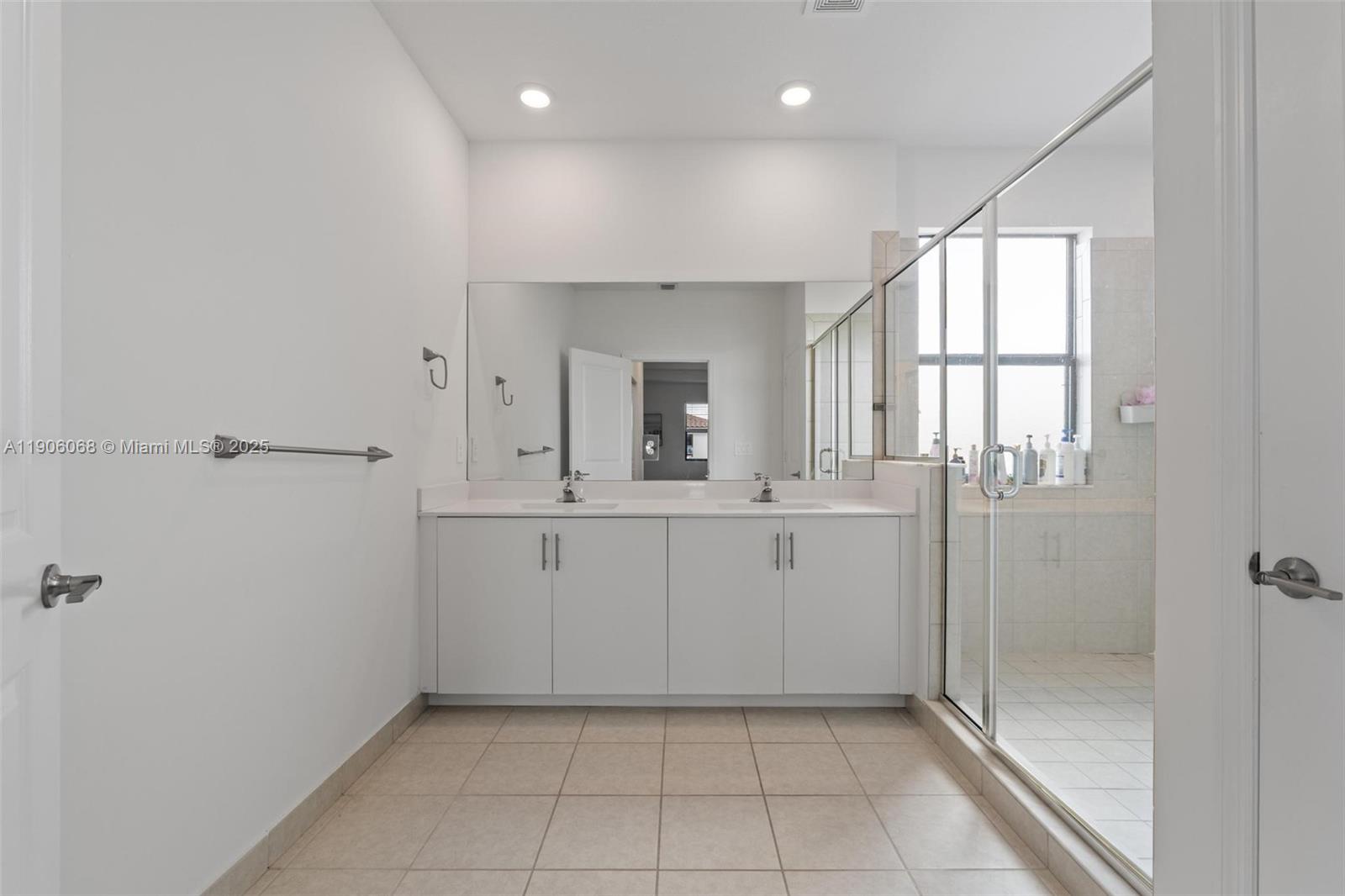 ESTATES AT SILVER PALM - Residential