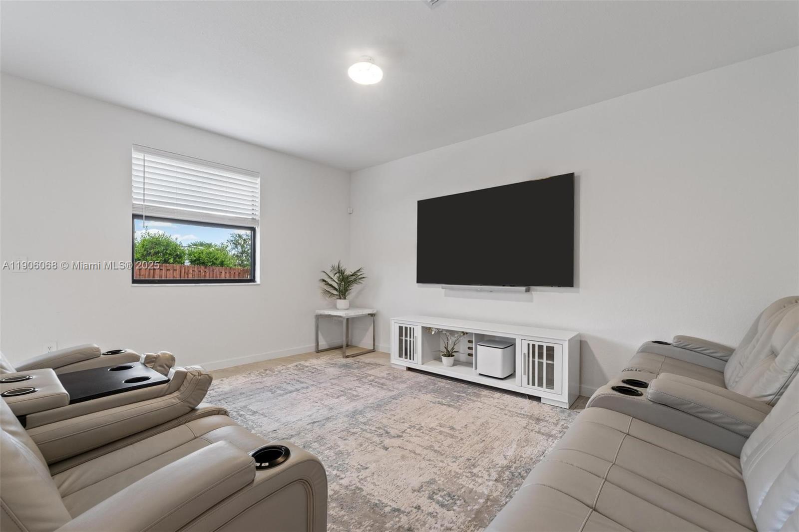 ESTATES AT SILVER PALM - Residential