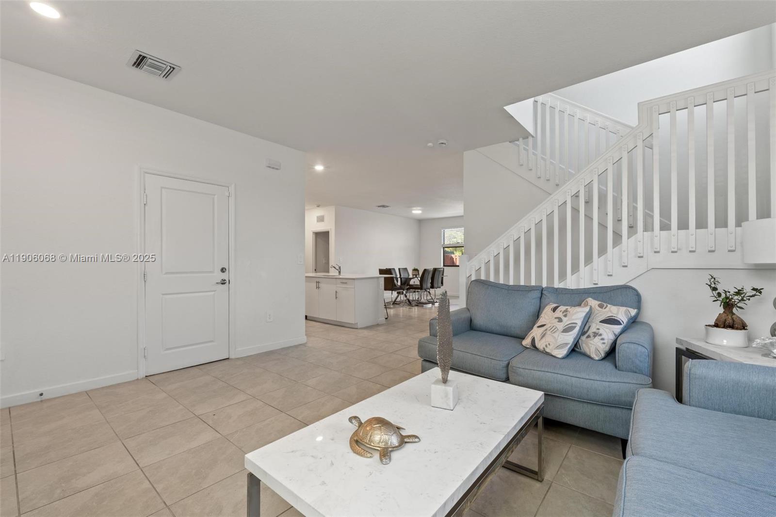 ESTATES AT SILVER PALM - Residential