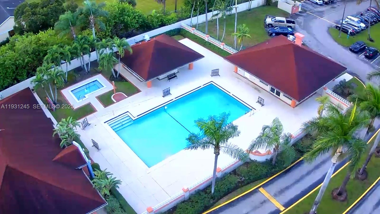 VILLA RUSTICA I CONDO - Residential