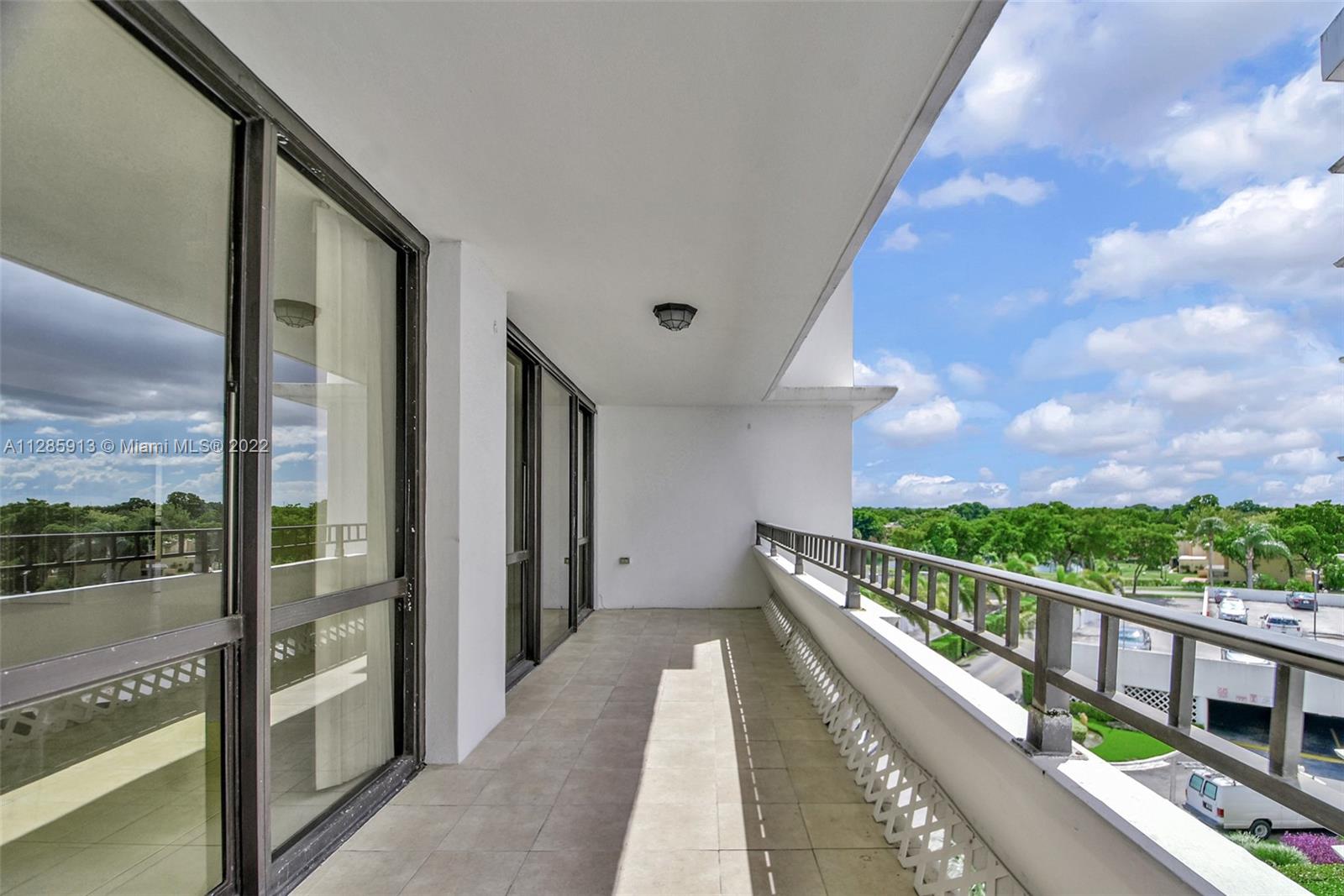 TOWERS OF KENDALE LAKES C - Residential