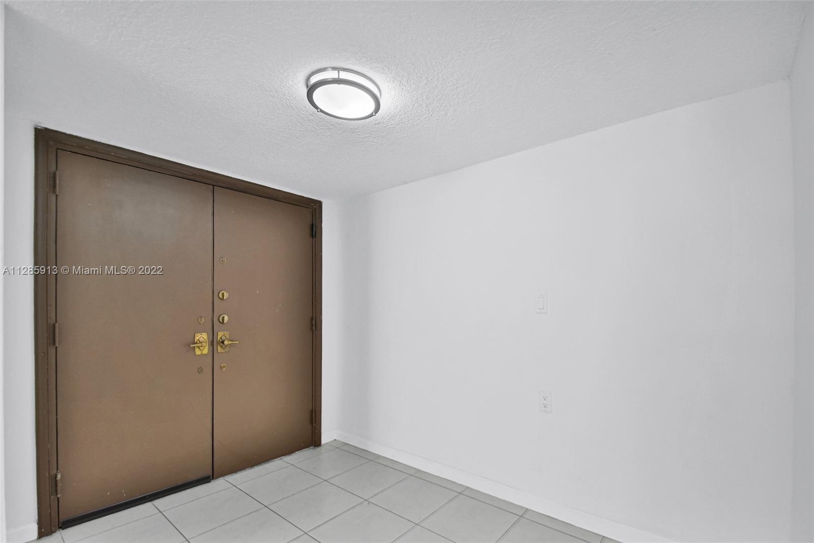 TOWERS OF KENDALE LAKES C - Residential