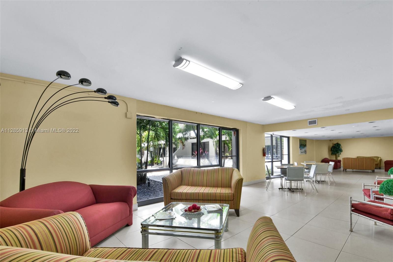 TOWERS OF KENDALE LAKES C - Residential