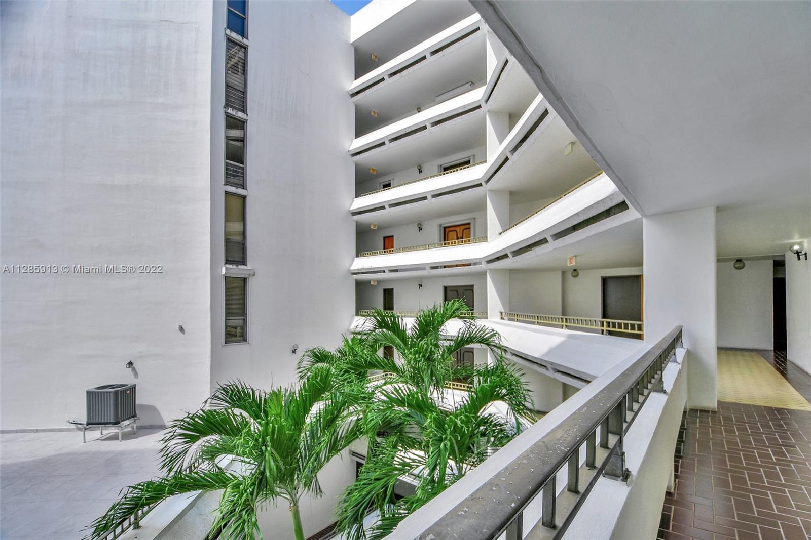 TOWERS OF KENDALE LAKES C - Residential