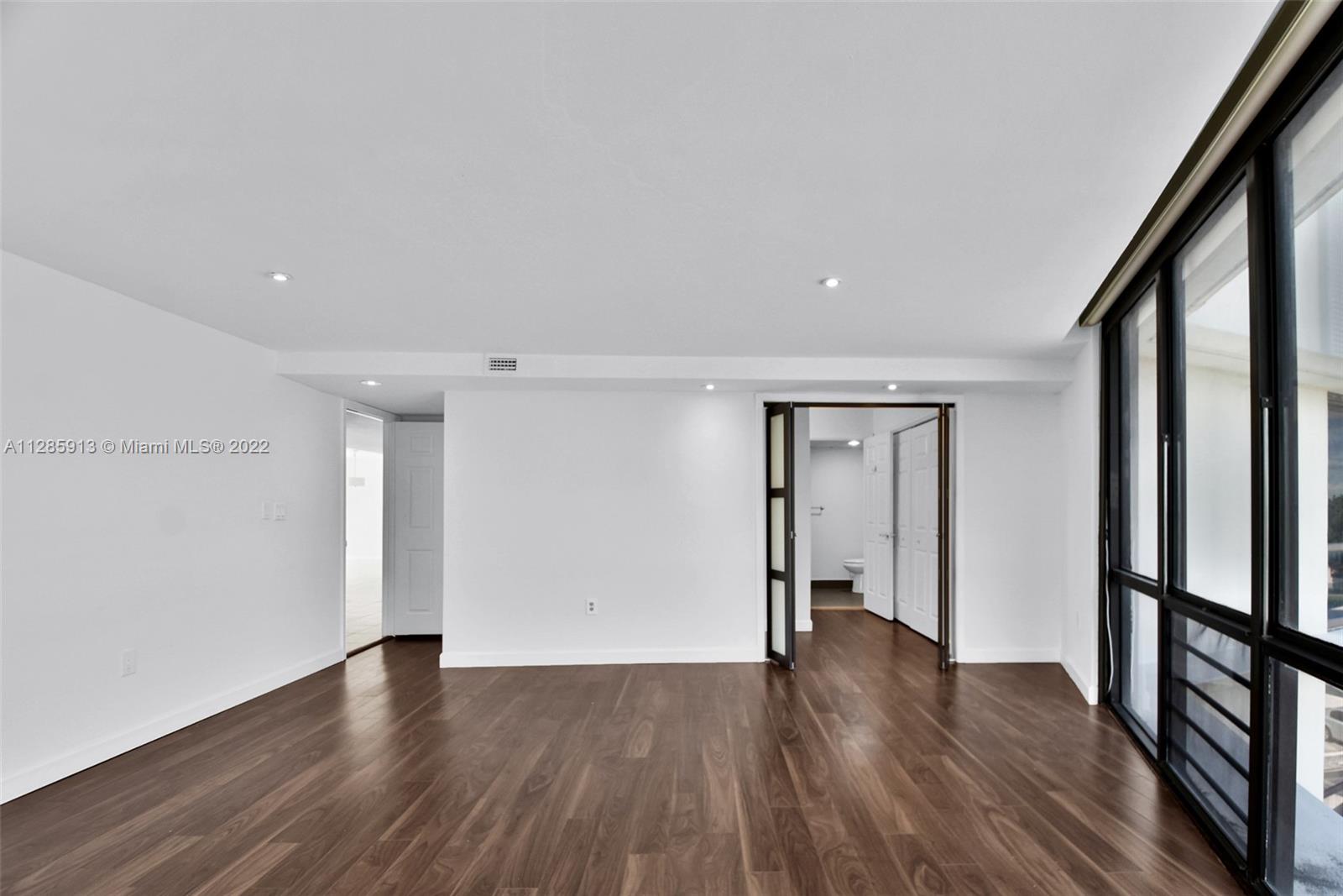 TOWERS OF KENDALE LAKES C - Residential