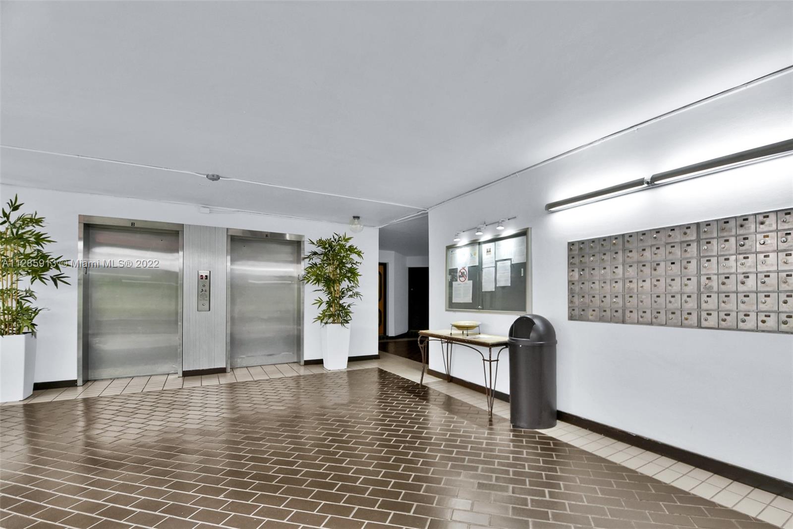 TOWERS OF KENDALE LAKES C - Residential