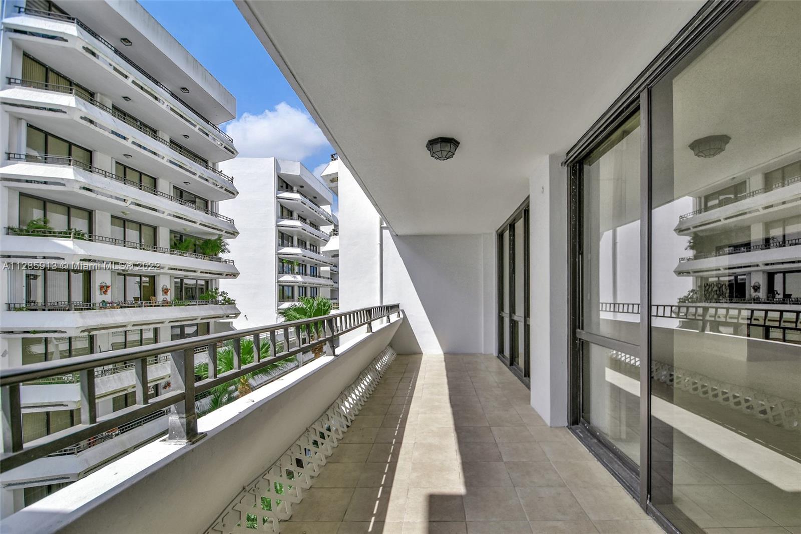 TOWERS OF KENDALE LAKES C - Residential