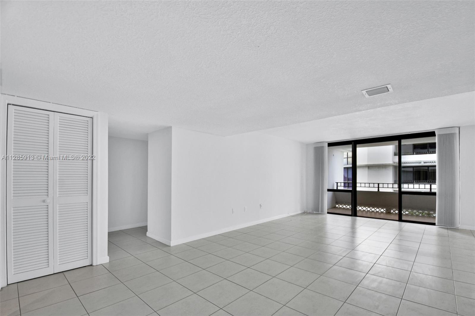 TOWERS OF KENDALE LAKES C - Residential