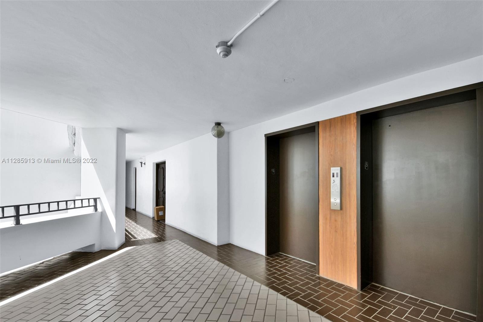 TOWERS OF KENDALE LAKES C - Residential