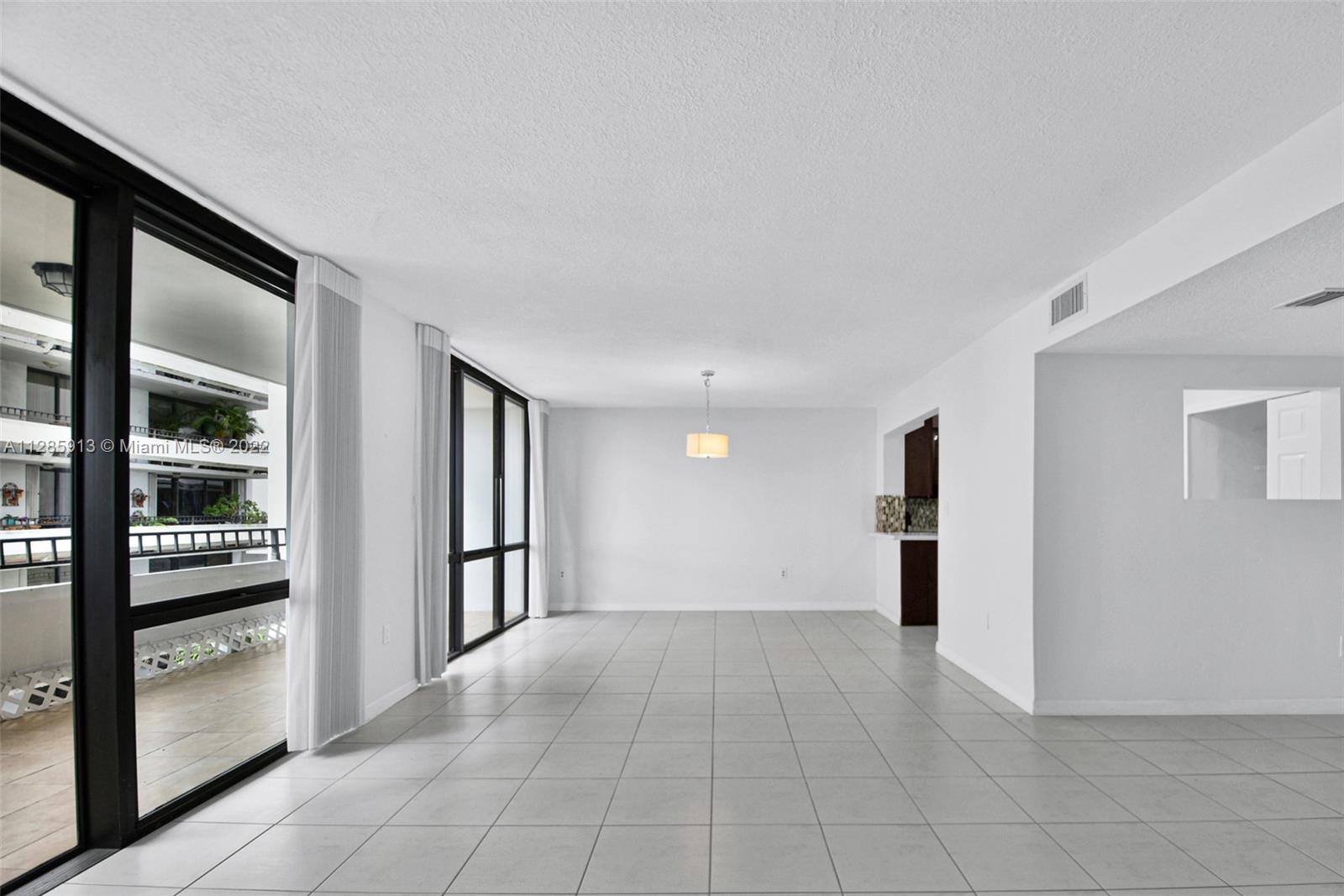 TOWERS OF KENDALE LAKES C - Residential