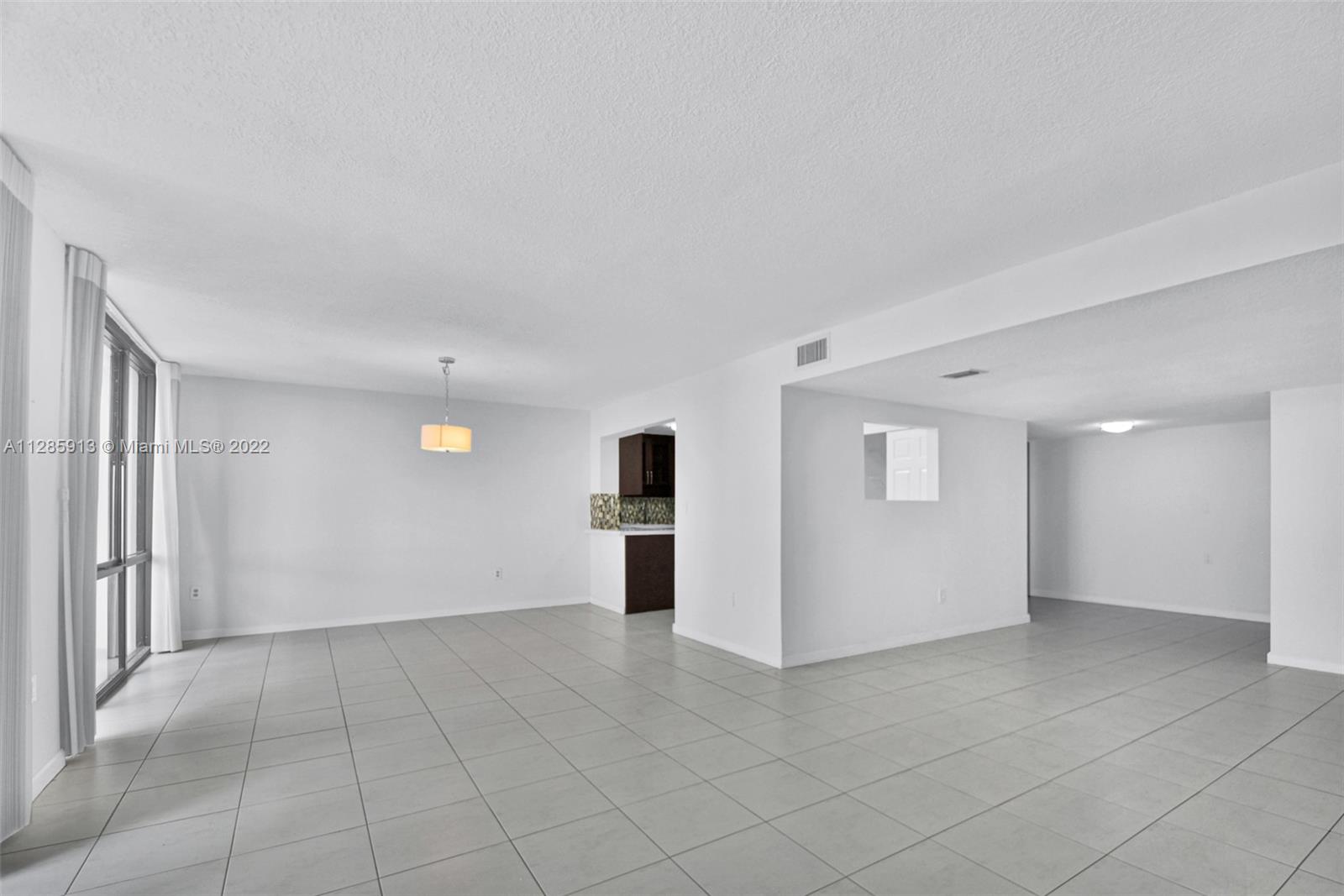 TOWERS OF KENDALE LAKES C - Residential