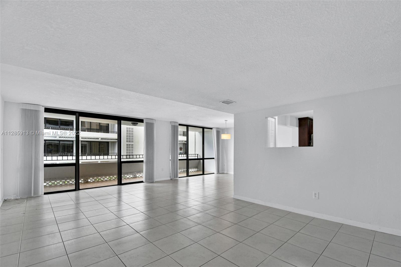 TOWERS OF KENDALE LAKES C - Residential
