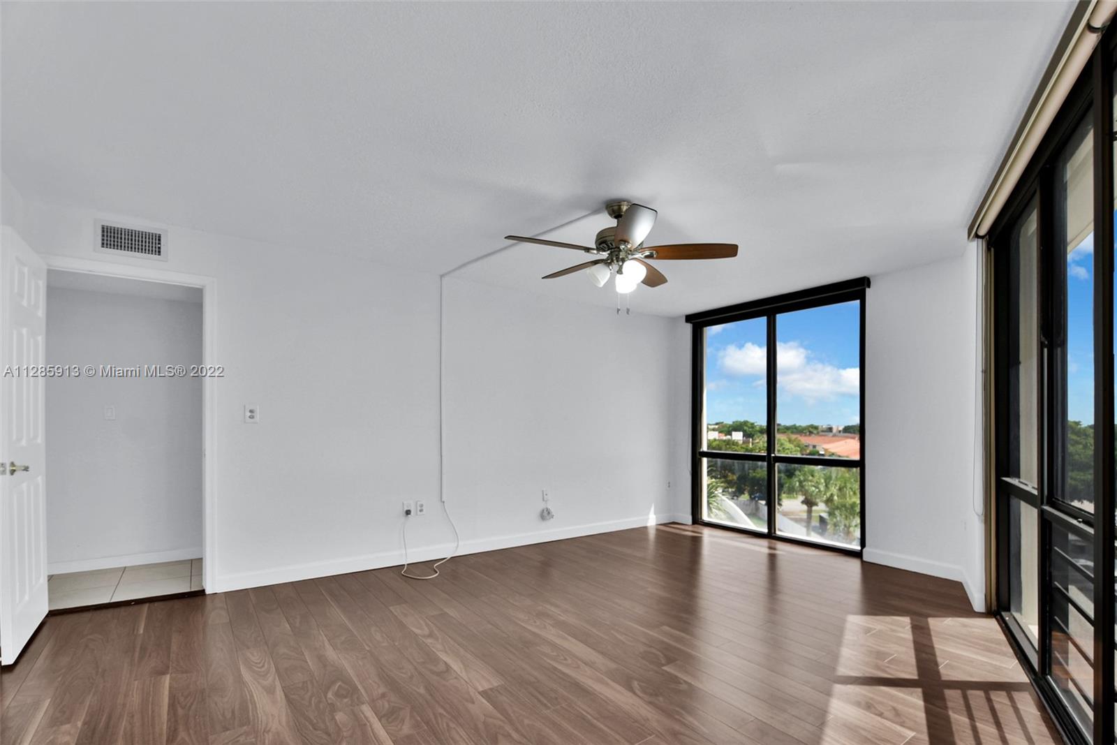 TOWERS OF KENDALE LAKES C - Residential