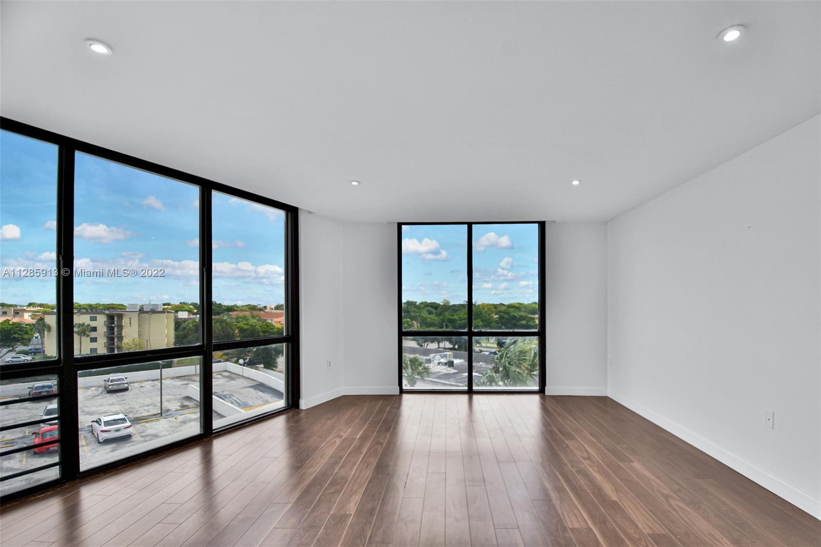 TOWERS OF KENDALE LAKES C - Residential