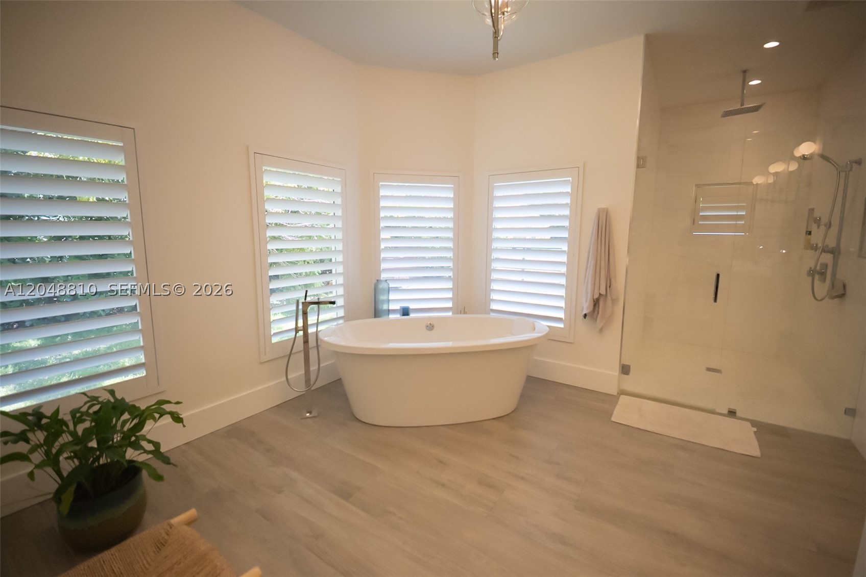 RIDGEWOOD - Residential