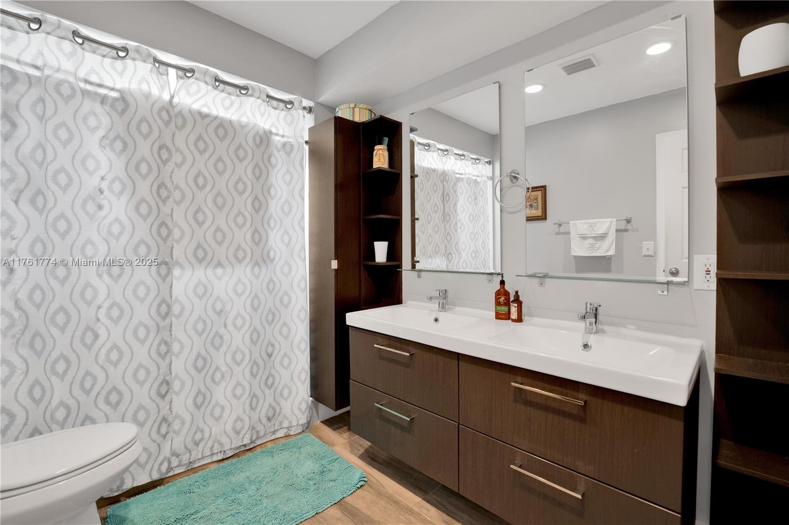 RICHMOND HOMES - Residential