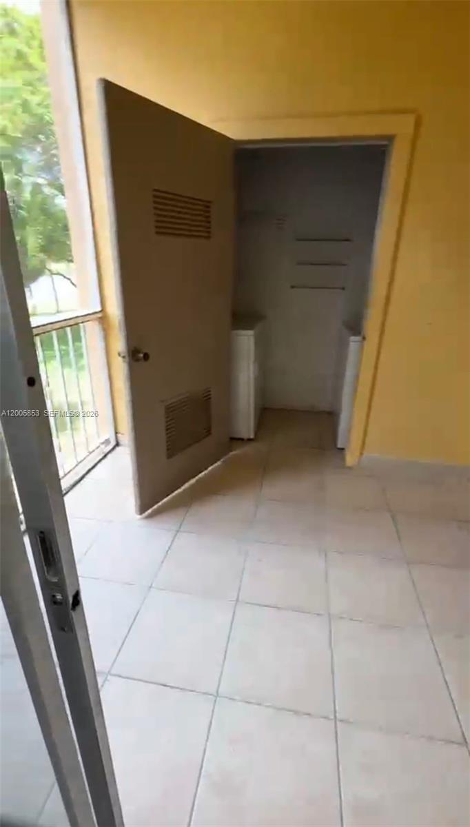 HAMMOCKS TRAILS CONDO - Residential