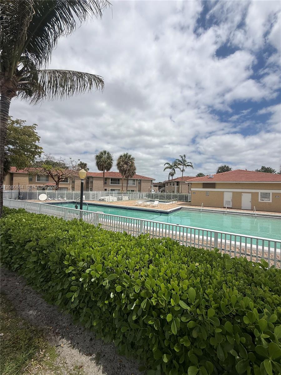 LAKEWOOD VILLAGE - Residential
