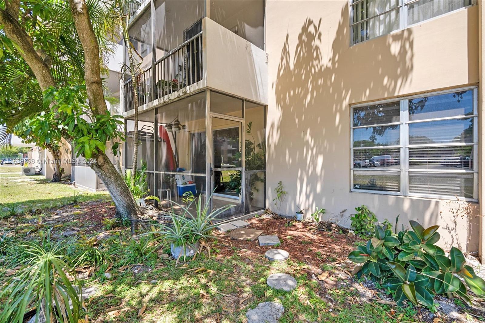 MANORS OF INVERRARY I-6 - Residential