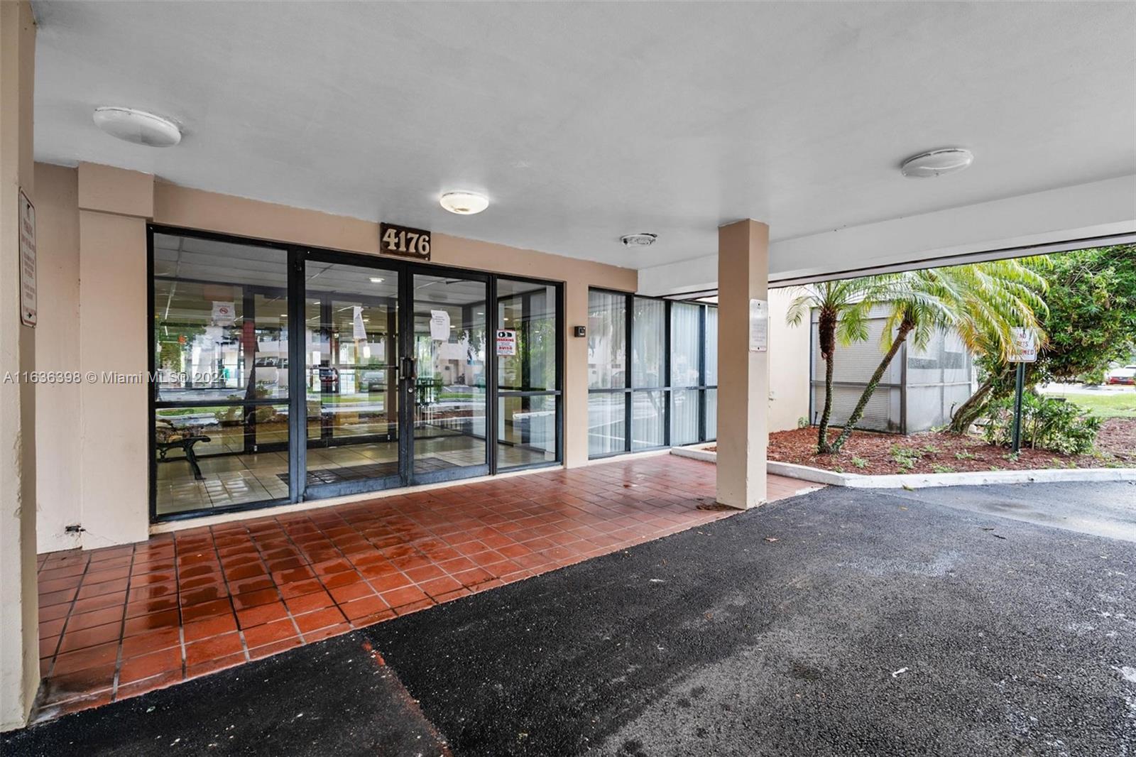 MANORS OF INVERRARY I-6 - Residential