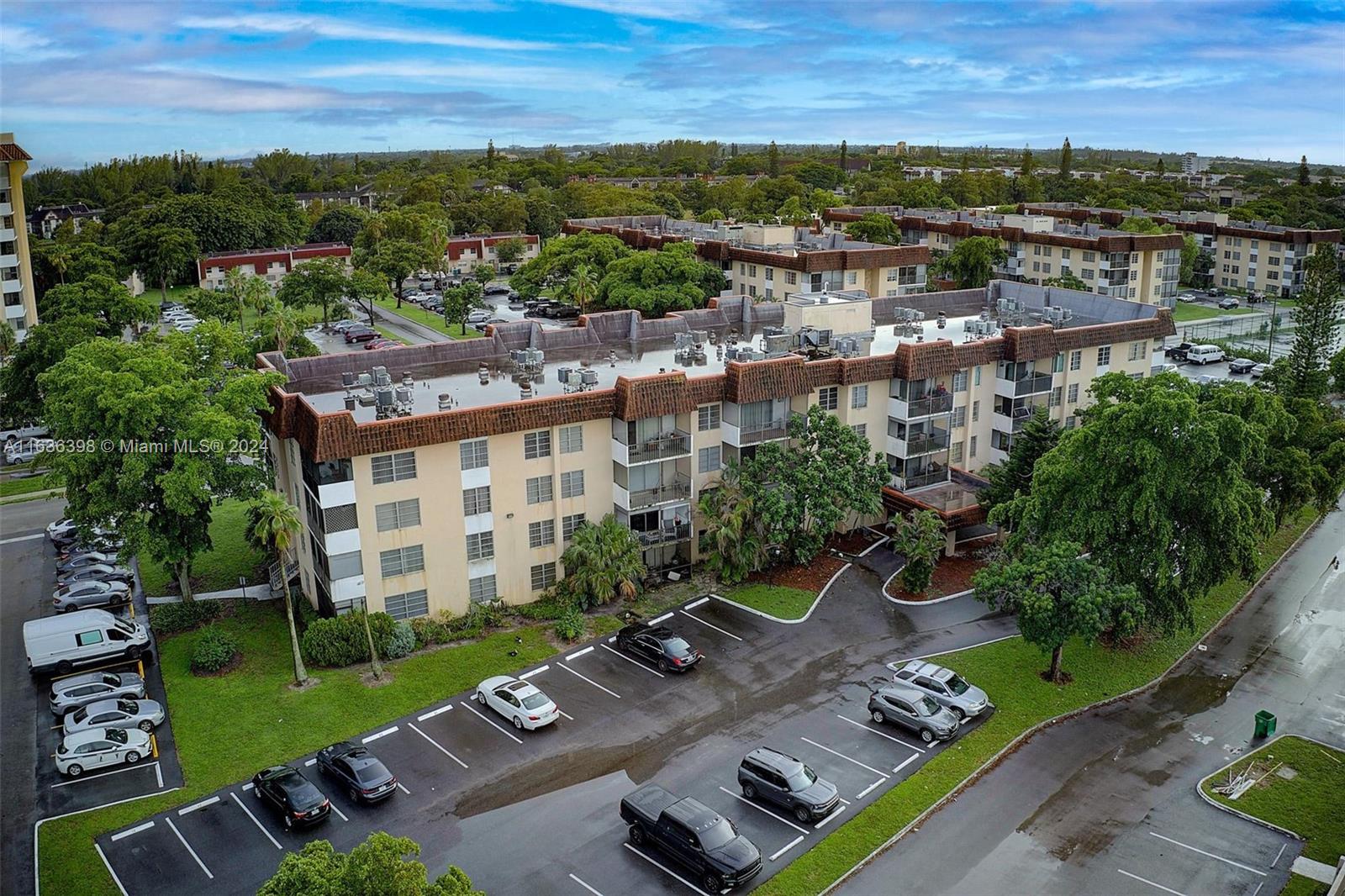MANORS OF INVERRARY I-6 - Residential