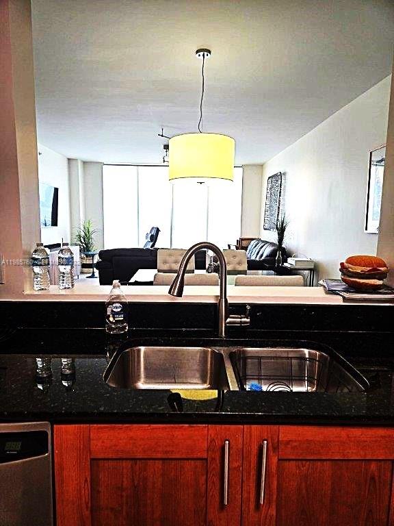 AVENTURA MARINA CONDO NUM - Residential