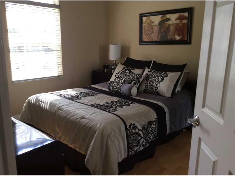 GRENADIER ESTATES 124-7 B - Residential
