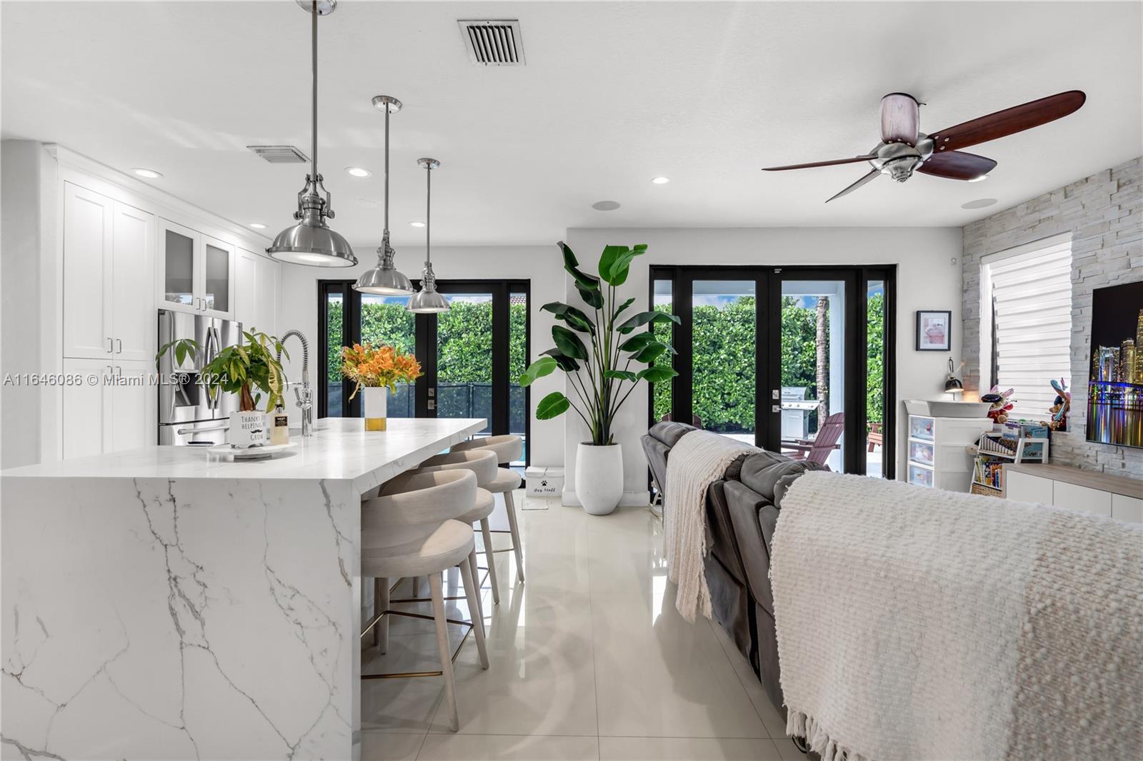 GRAND LAKES PHASE II - Residential Lease