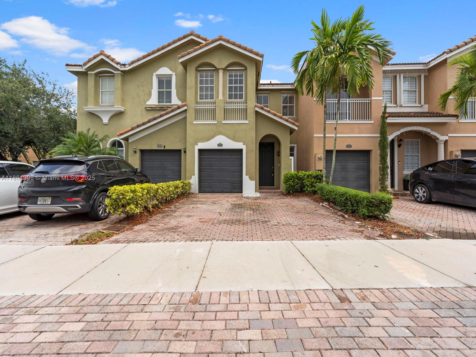 Beautiful, huge 3 bedroom 2.5 bath unit in a gated community with large patio and attached garage. Unit contains a brand new AC unit, storage room, walk in closets and community amenities include pool, clubhouse with gym and BBQ area.  Kitchen has nice updated off white cabinets with a black on black appliance package.  

No HOA approvals required, some of the lowest HOA fees in the area which also include cable & internet.  Unlike many smaller townhomes in the area, our floor plans are spacious and give off the feel of a true home.  We're working with a preferred lender to reduce buyers cost.