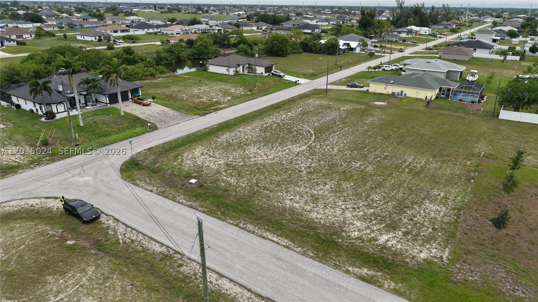 CAPE CORAL - Land