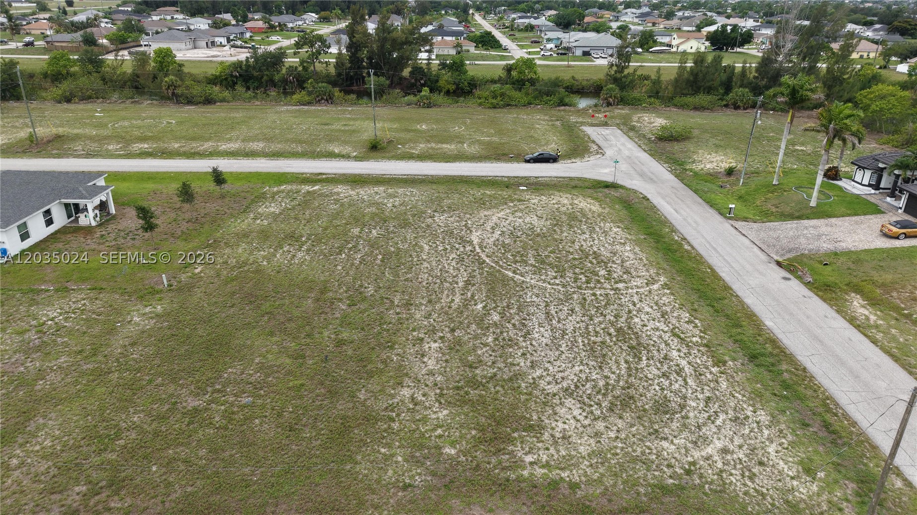 CAPE CORAL - Land