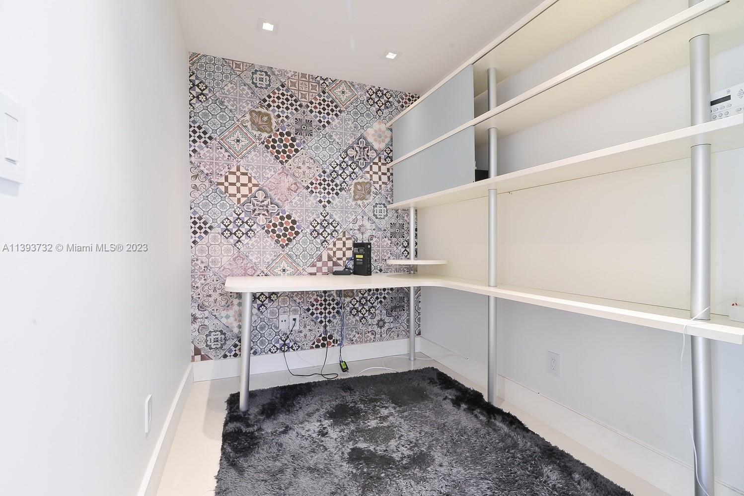 GOLDEN BEACH SEC D - Residential