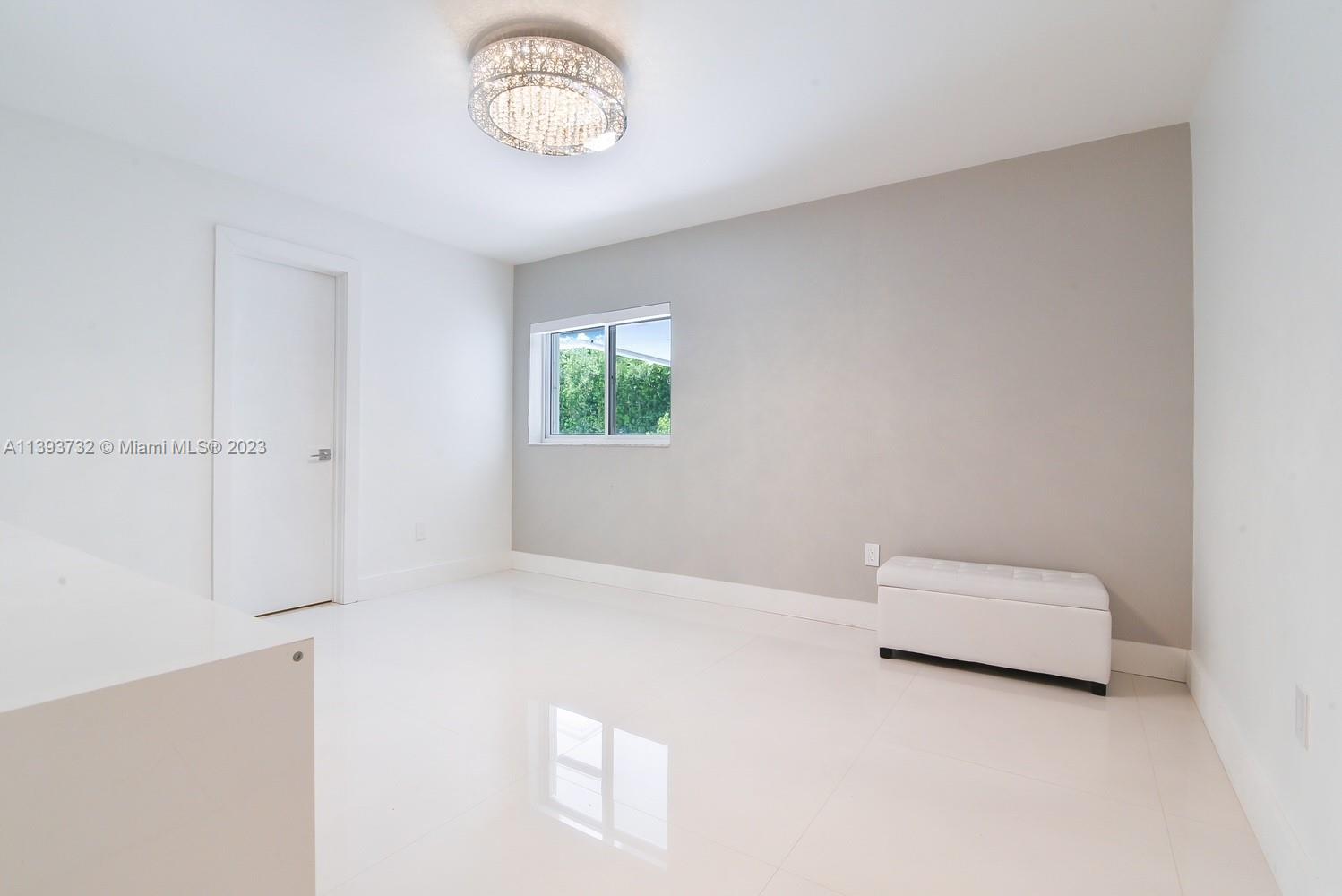 GOLDEN BEACH SEC D - Residential