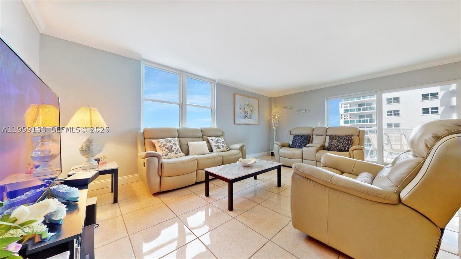 HYDE PARK TOWERS CONDO - Residential