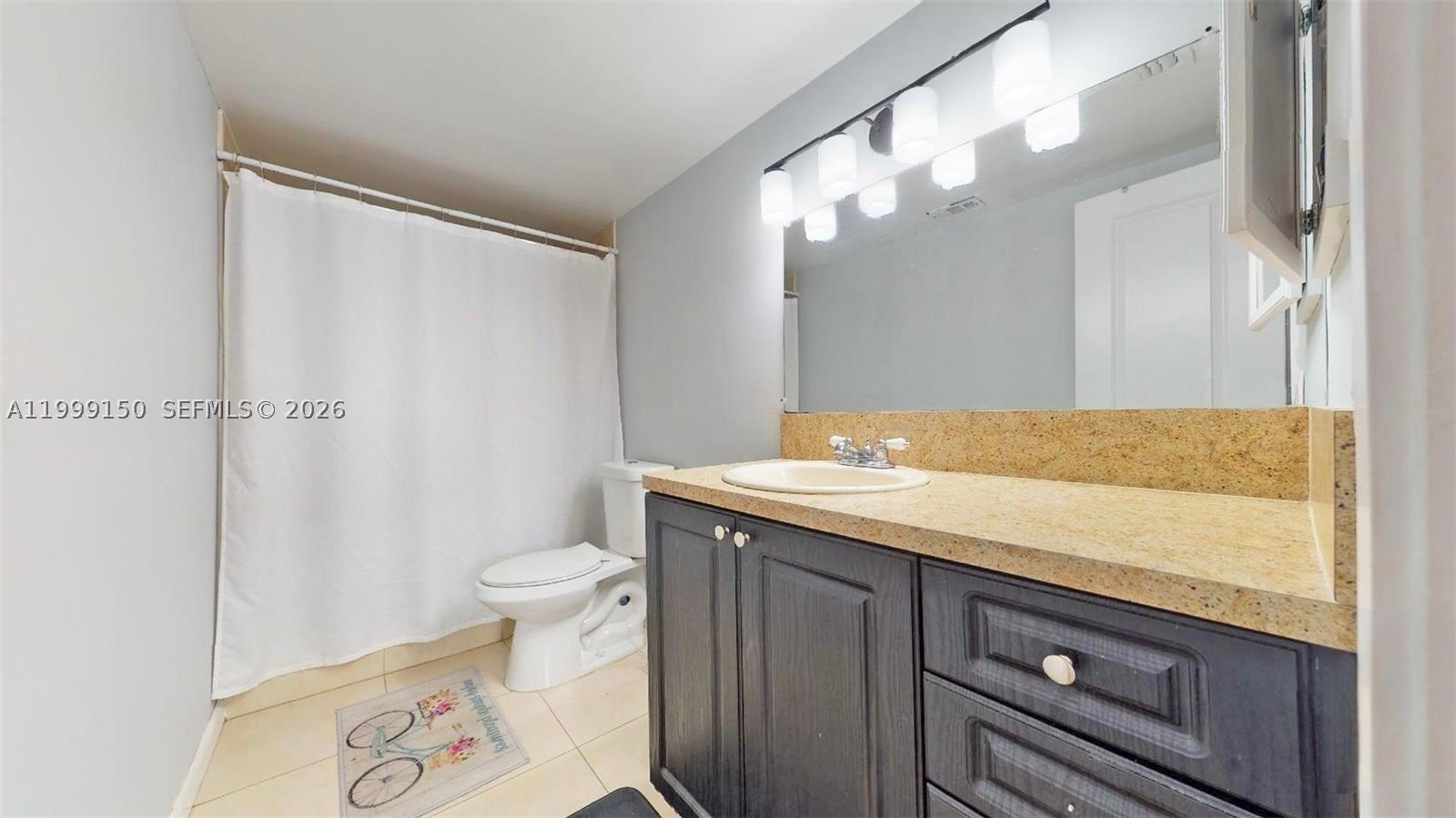 HYDE PARK TOWERS CONDO - Residential