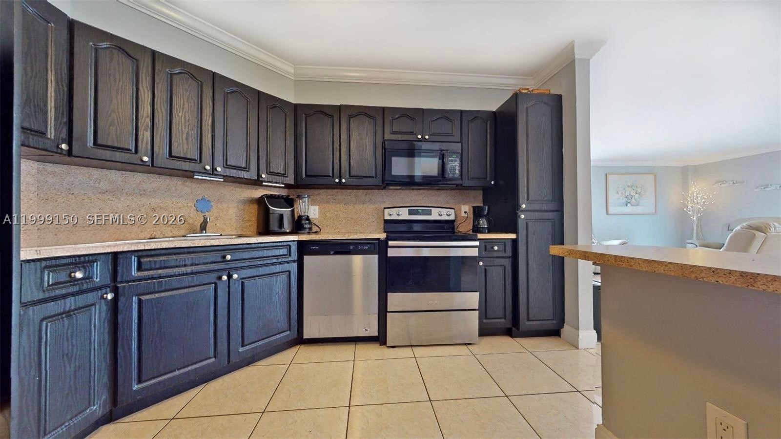 HYDE PARK TOWERS CONDO - Residential
