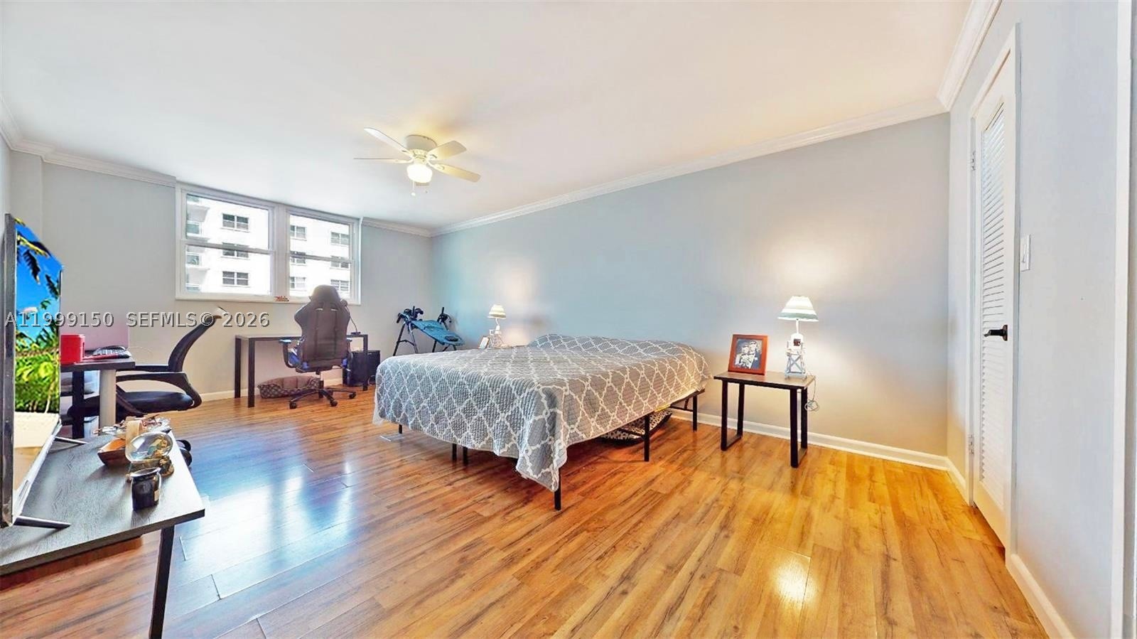 HYDE PARK TOWERS CONDO - Residential