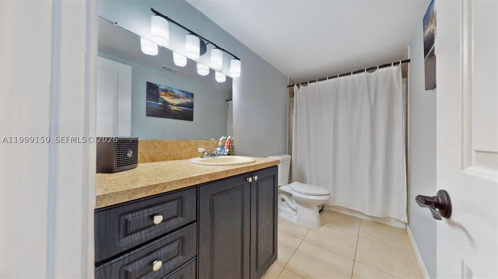 HYDE PARK TOWERS CONDO - Residential