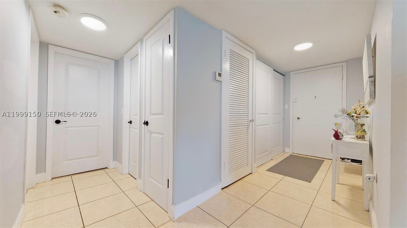 HYDE PARK TOWERS CONDO - Residential